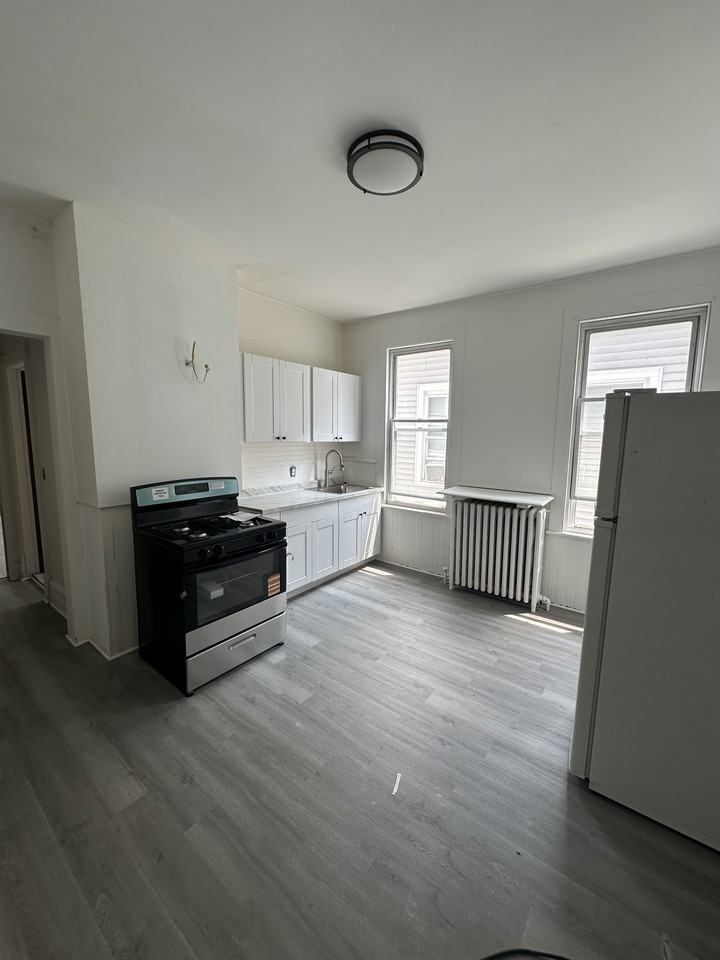 14 Franklin St - Photo 4 of 10