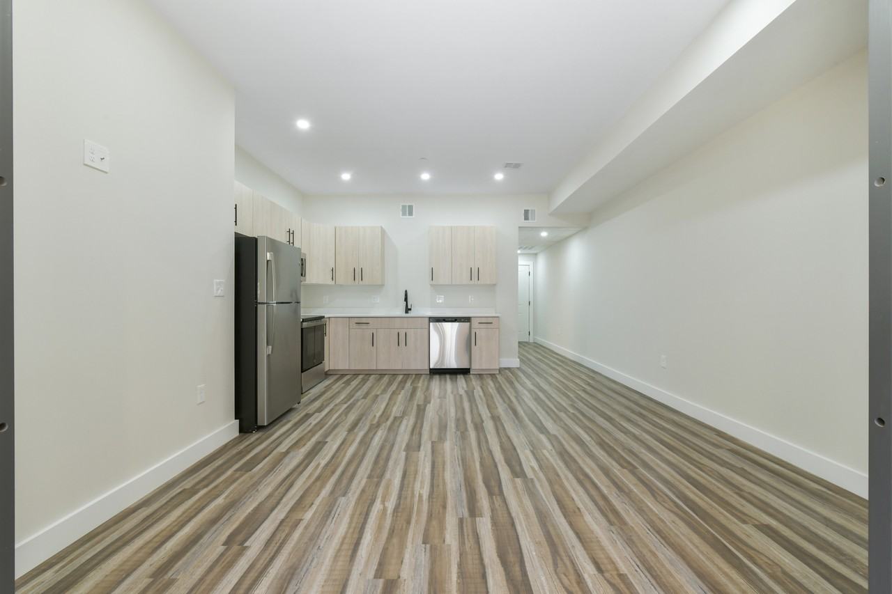 400 Washington St #201 - Photo 5 of 16