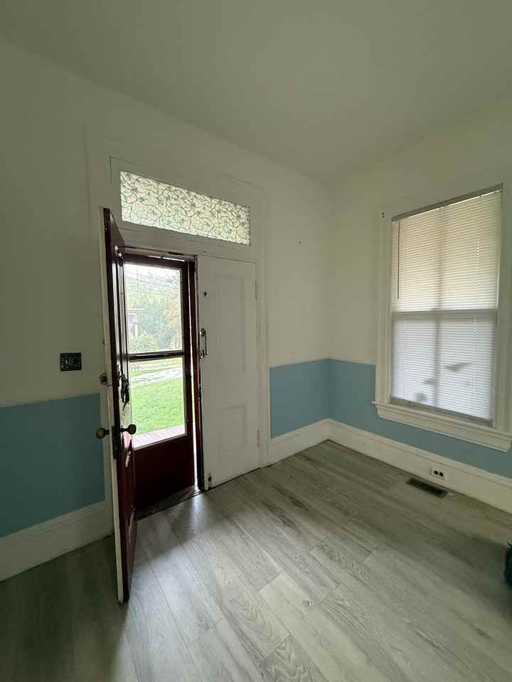 25 Washington Ave #B