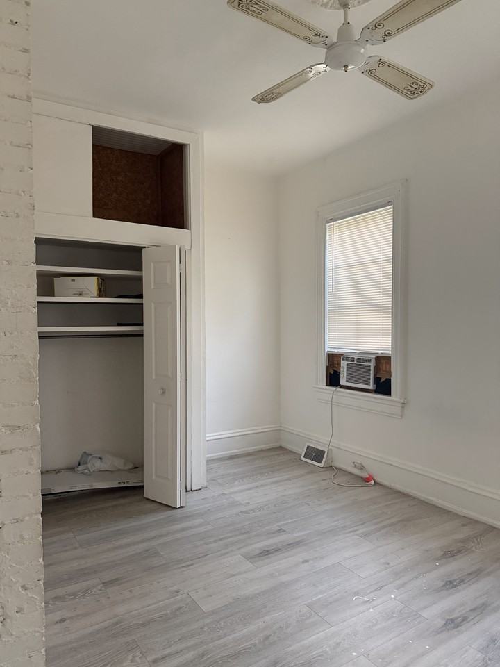 25 Washington Ave #B - Photo 4 of 8