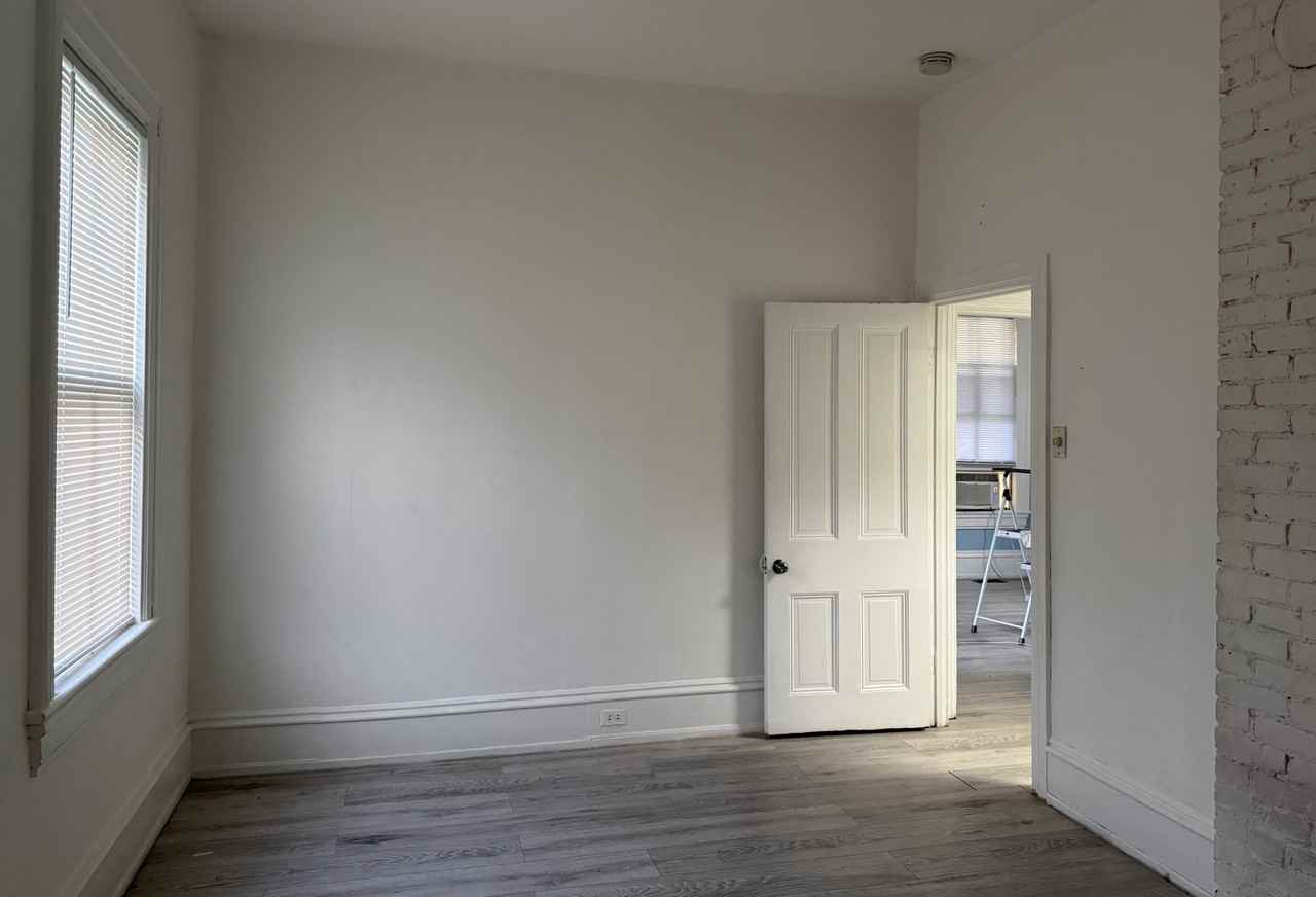 25 Washington Ave #B - Photo 5 of 8