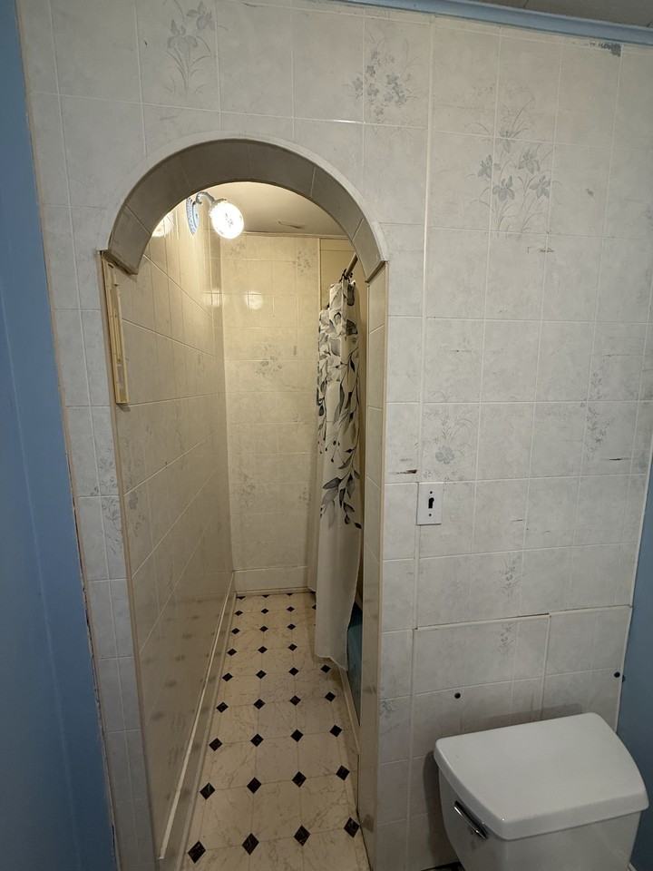 25 Washington Ave #B - Photo 7 of 8