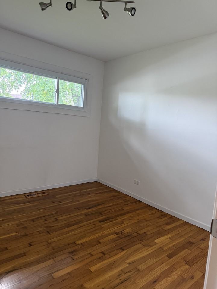 320 Illinois Blvd #NA - Photo 3 of 13