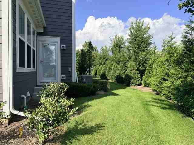 2104 Weatherbee Ln - Photo 3 of 23