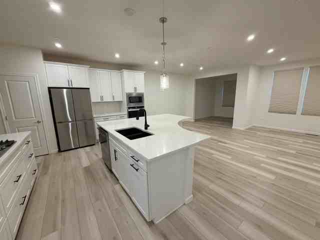 2104 Weatherbee Ln - Photo 5 of 23