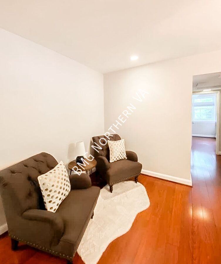 1307 N Ode St #402 - Photo 4 of 24