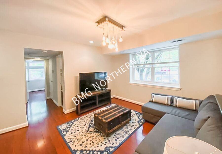 1307 N Ode St #402 - Photo 5 of 24