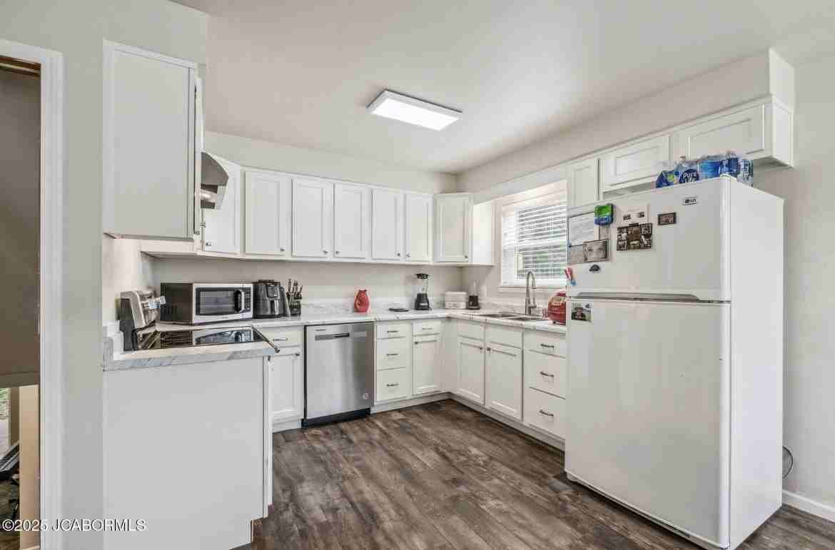 1108 Pamela Dr #NA - Photo 2 of 33
