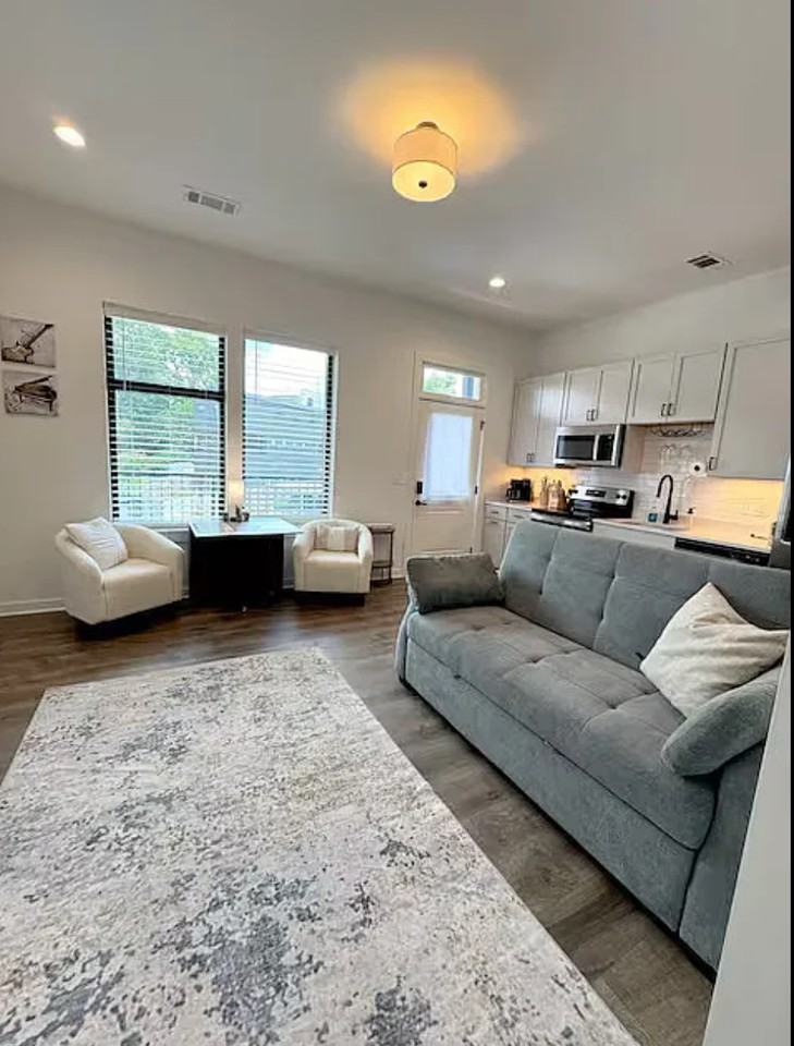 1272 3rd Ave S #207 - Photo 4 of 10