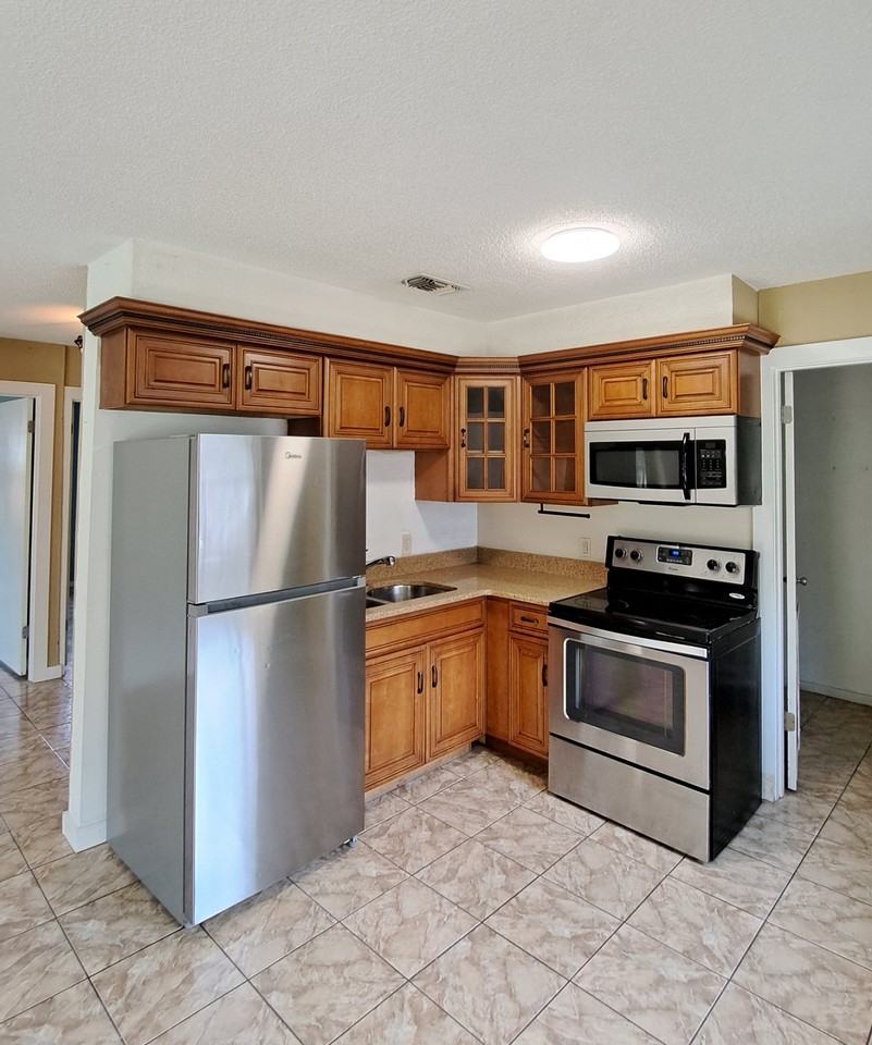 7320 Sunset Ave #NA - Photo 7 of 19