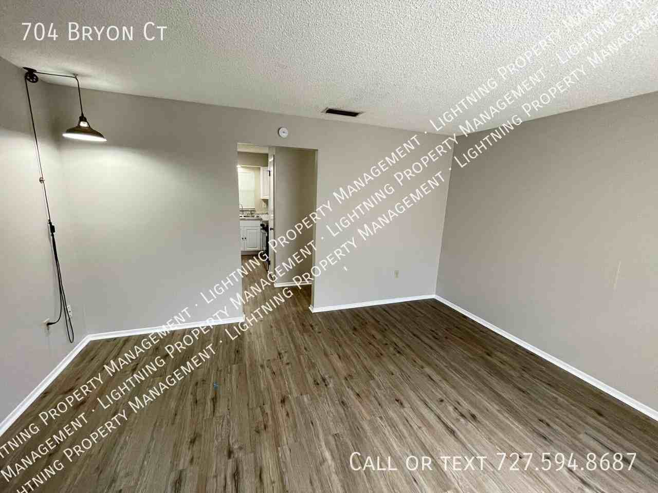 704 Bryon Ct - Photo 2 of 12