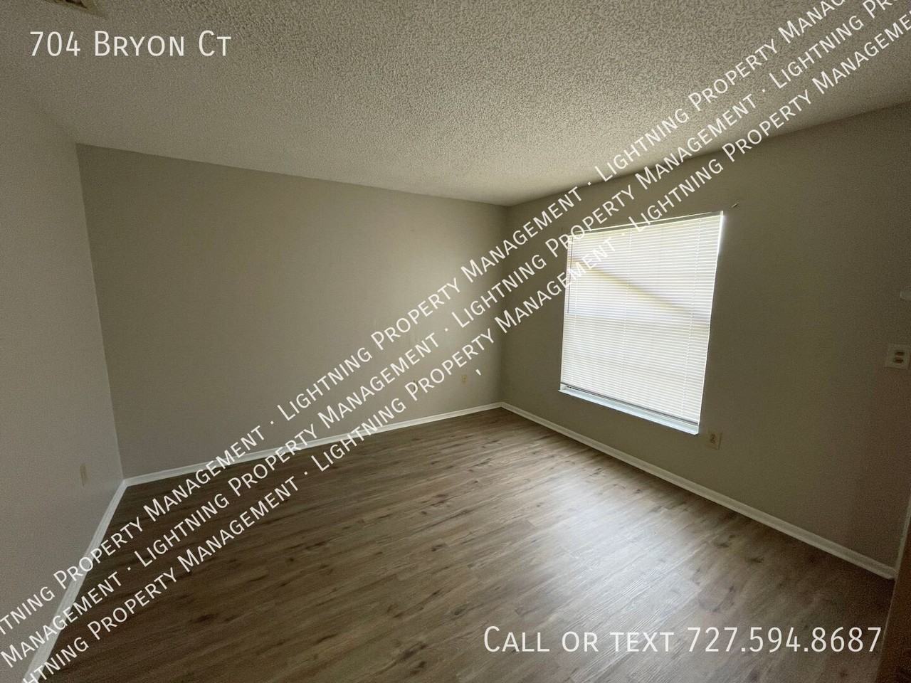 704 Bryon Ct - Photo 3 of 12