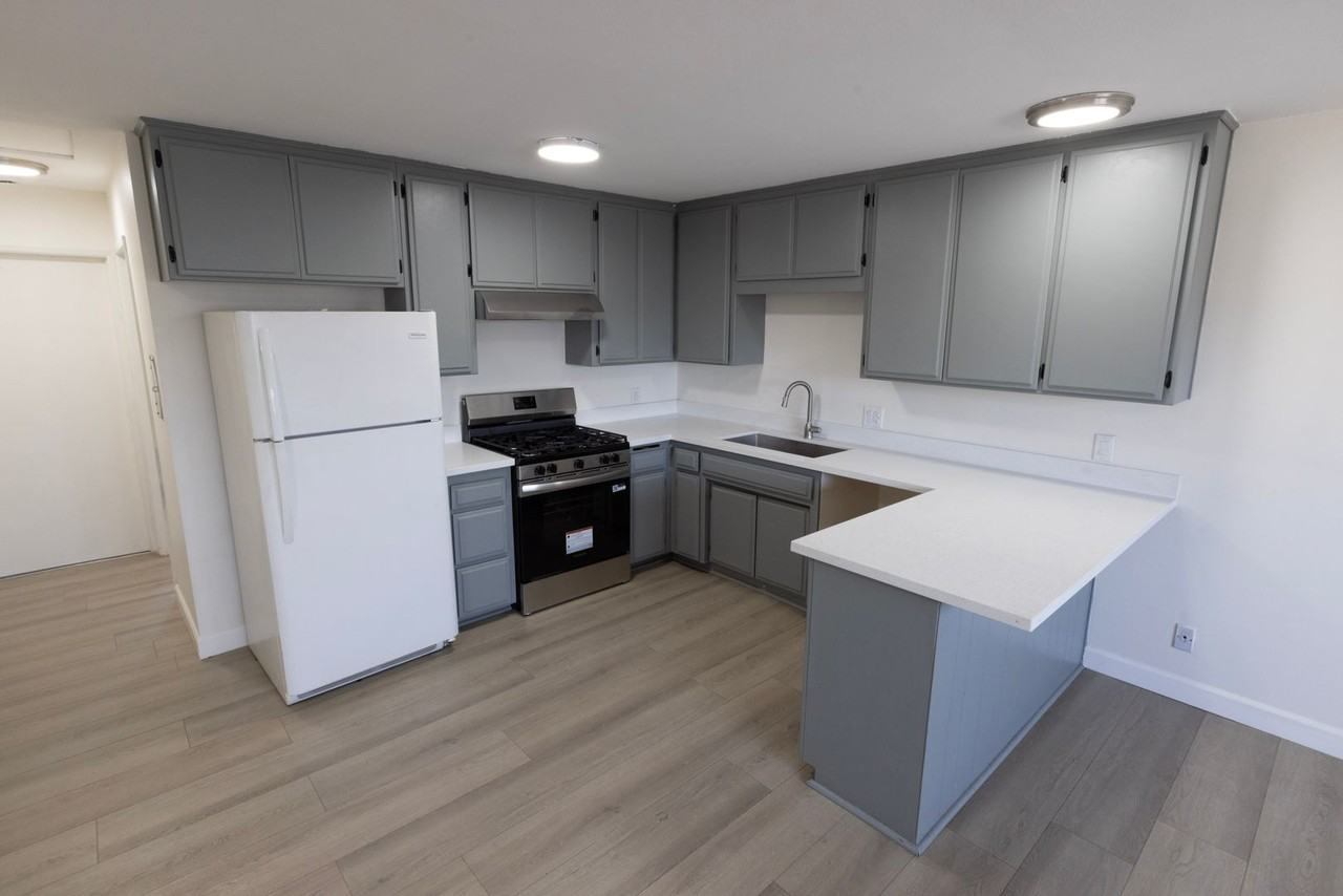 6003 Craner Ave #4 - Photo 4 of 26