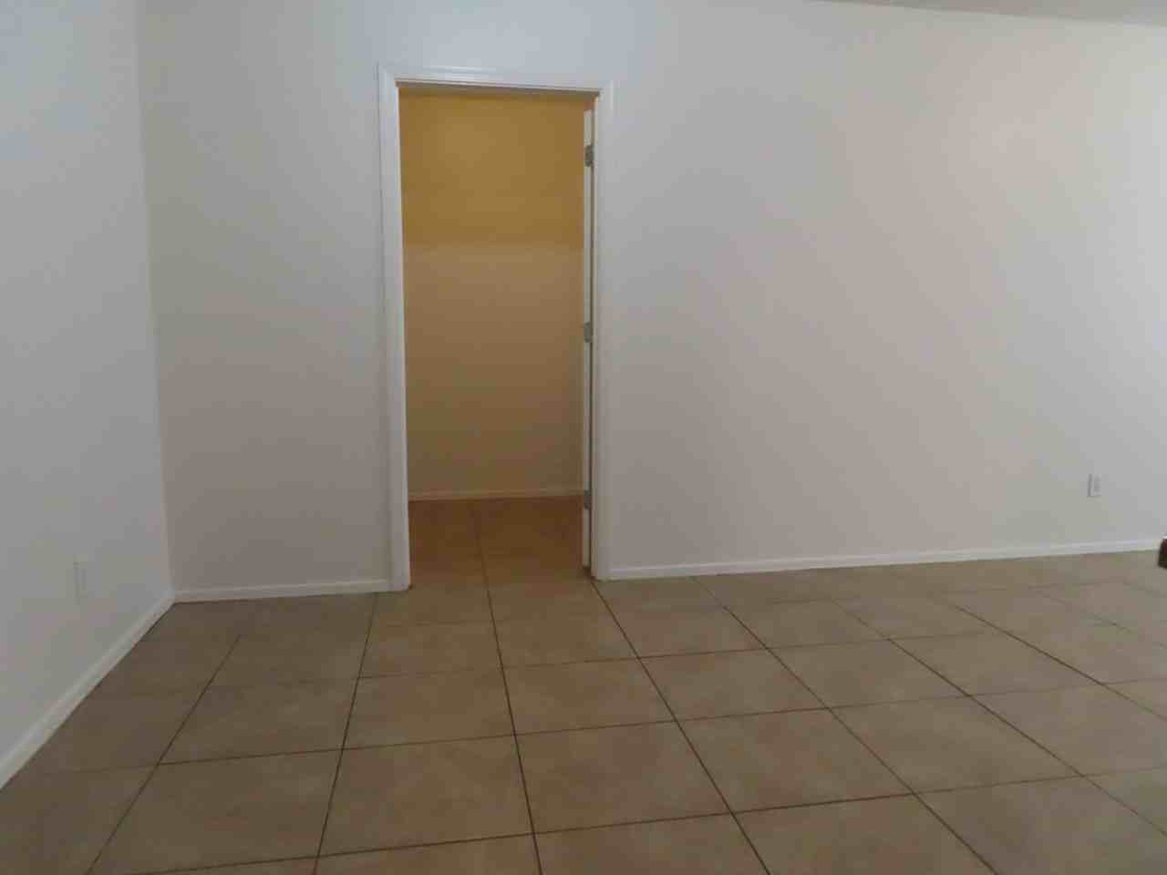 815 E 4th Pl #A - Photo 3 of 15