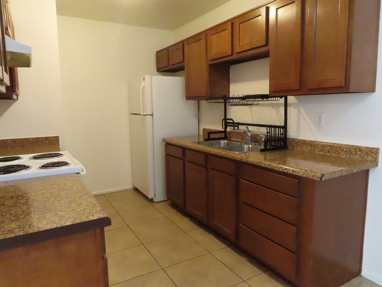 815 E 4th Pl #A - Photo 5 of 15