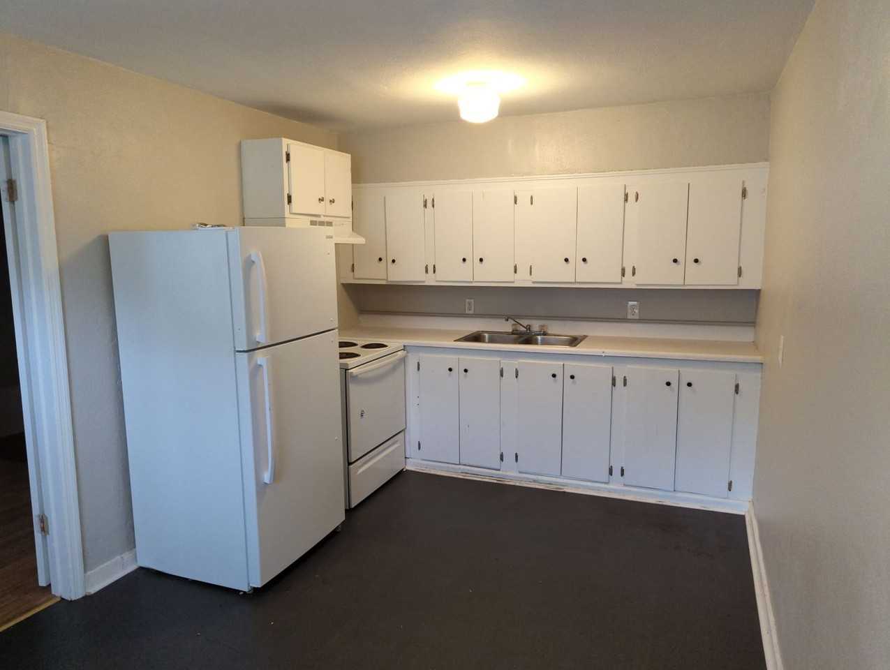 2419 Vine St - Photo 6 of 14