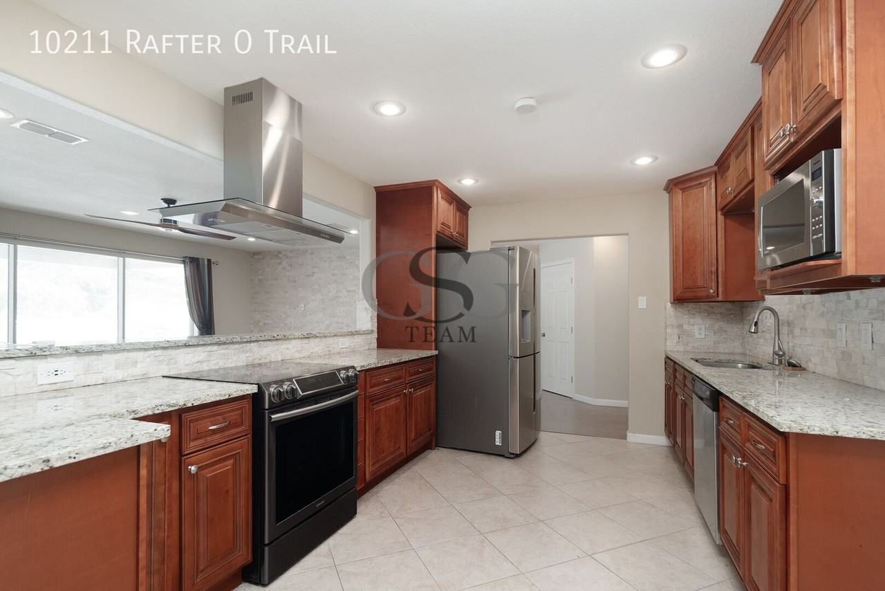 10211 Rafter O Trl - Photo 6 of 15