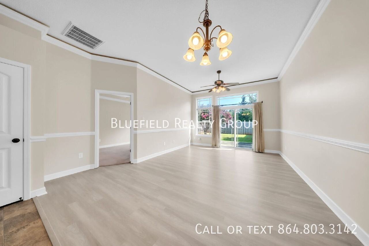 562 Wesberry Cir - Photo 4 of 28