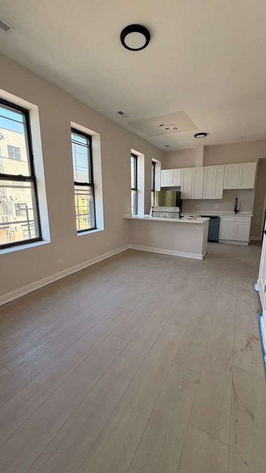 2744 W. 18th St - Photo 5 of 23