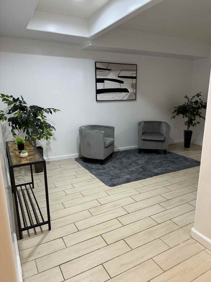 3330 Douglas St #NA - Photo 6 of 9