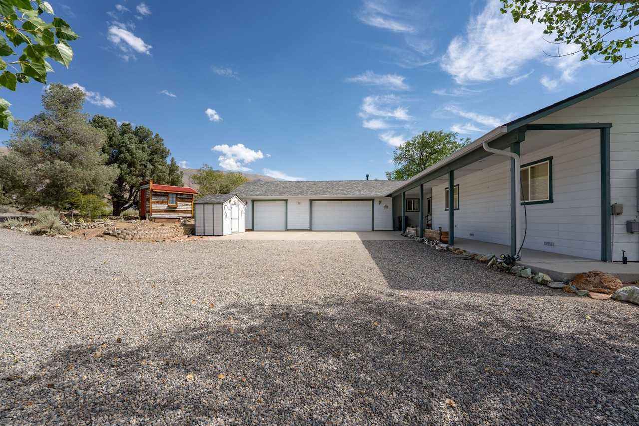 3671 Sandstone Dr - Photo 3 of 50
