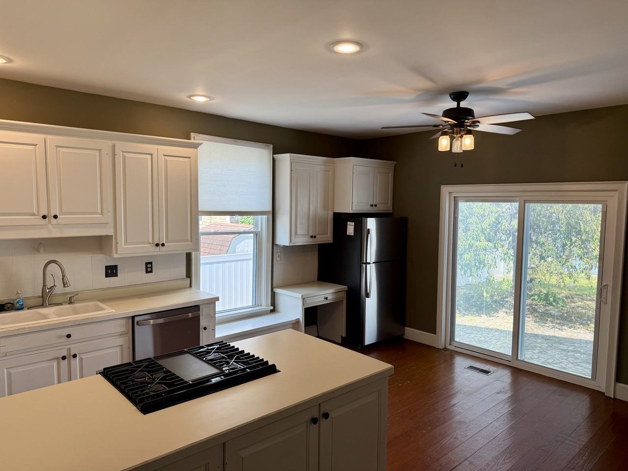 162 W Mound St #162 - Photo 3 of 46
