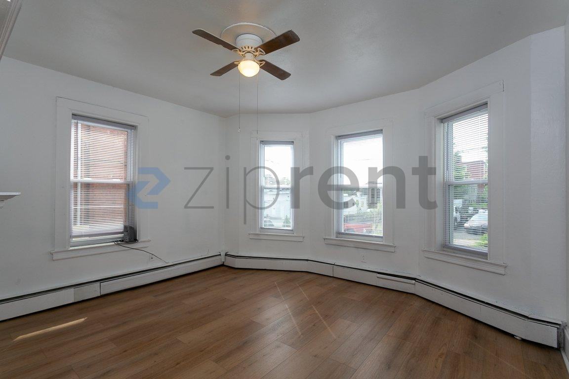 10 Warner St #1R - Photo 6 of 24