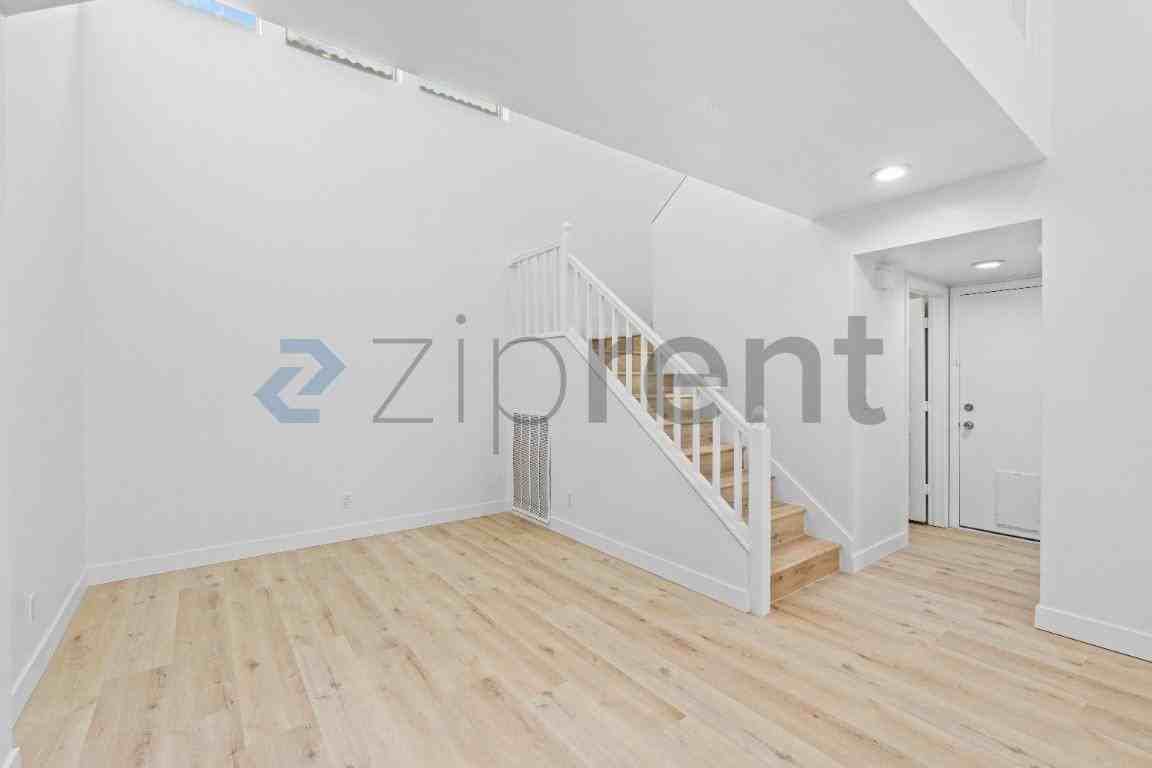 3057 Reef View St - Photo 4 of 25