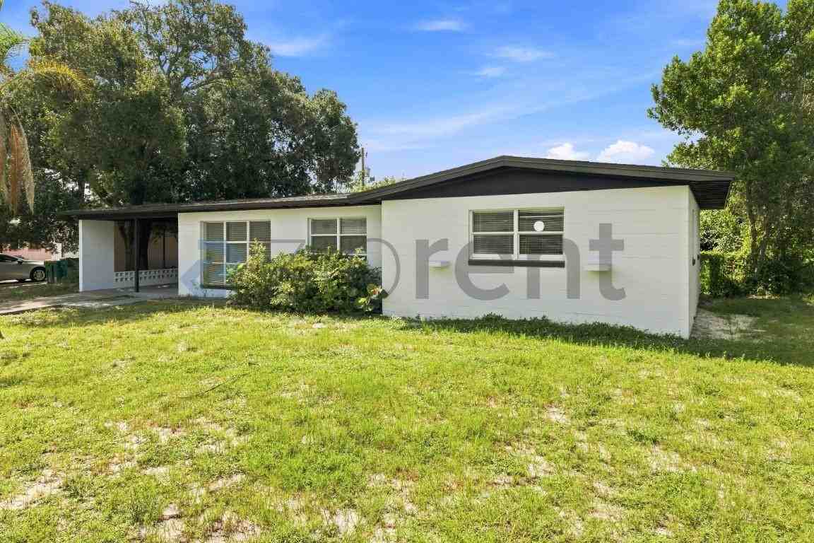 1047 Japonica Ln - Photo 4 of 21