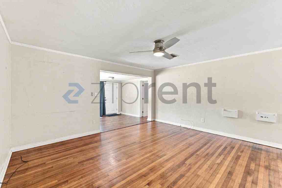 3614 S Sterling Ave - Photo 7 of 30