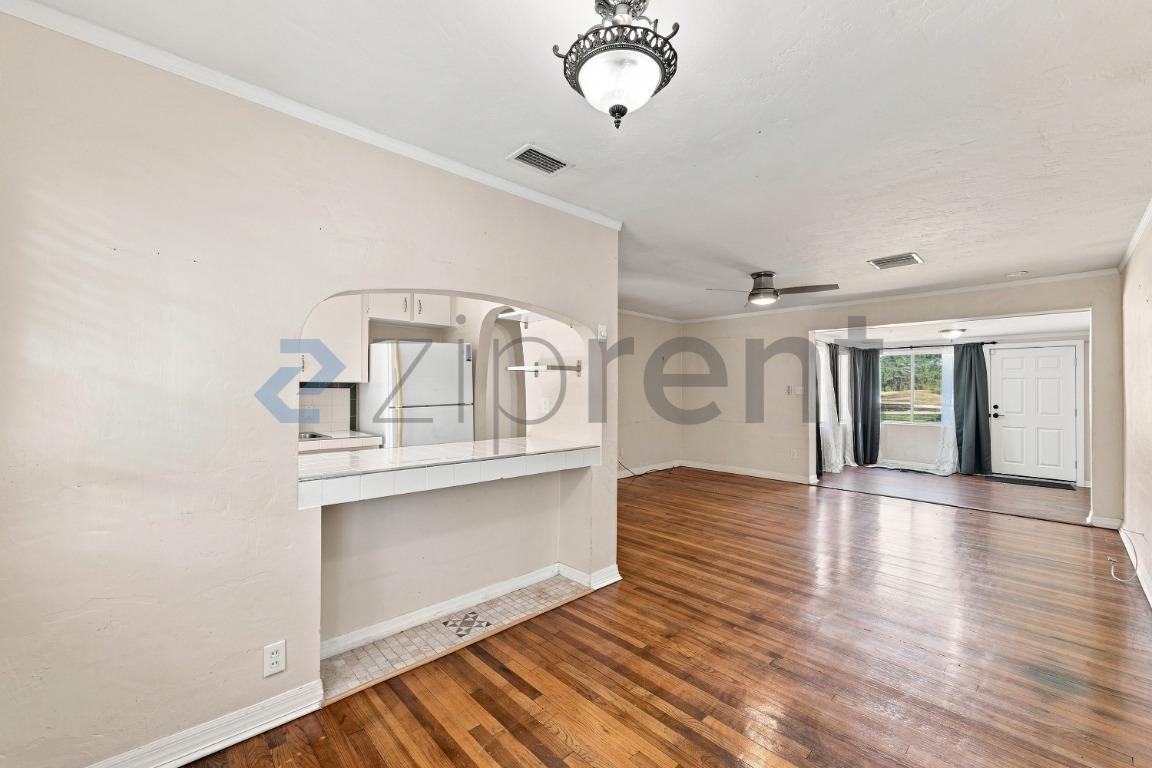 3614 S Sterling Ave - Photo 6 of 26