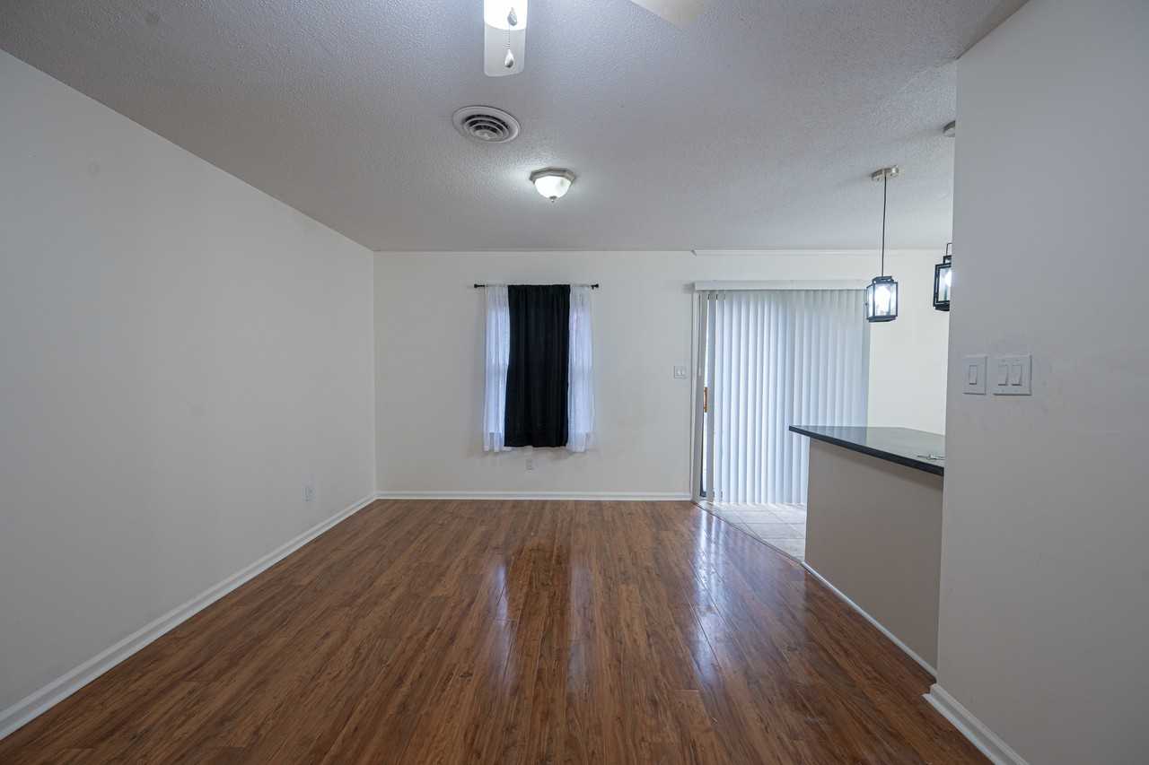 139 Glenwood Dr #C - Photo 7 of 31