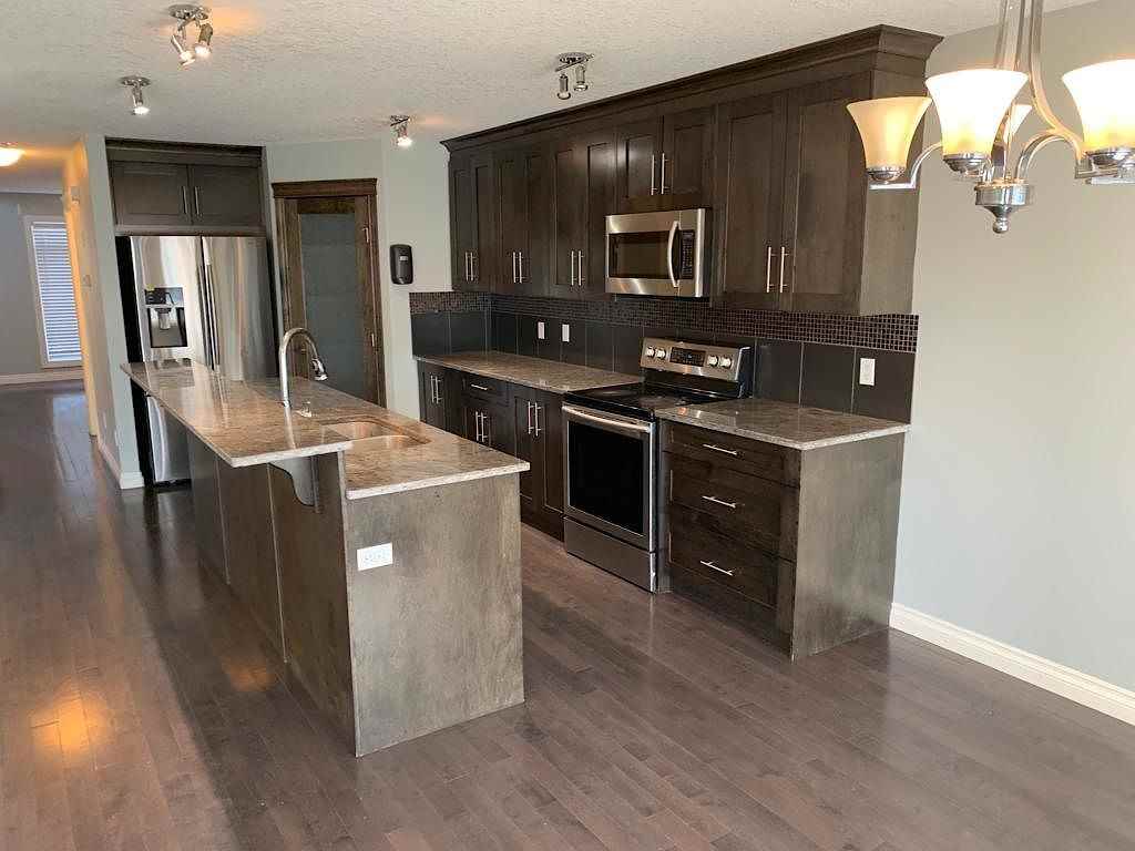 1541 37 St Se - Photo 5 of 18