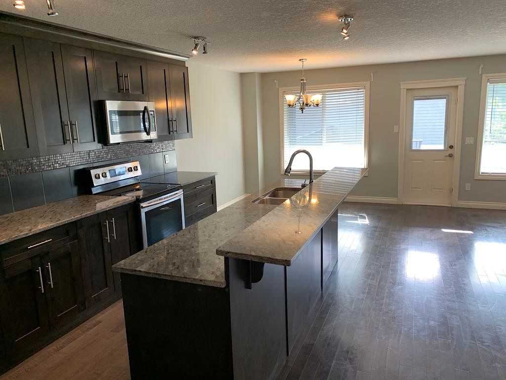 1541 37 St Se - Photo 6 of 18