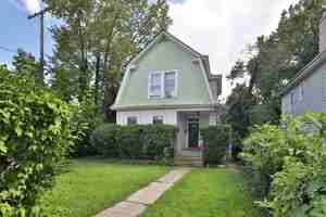 featured image of 251 E Oakland Ave