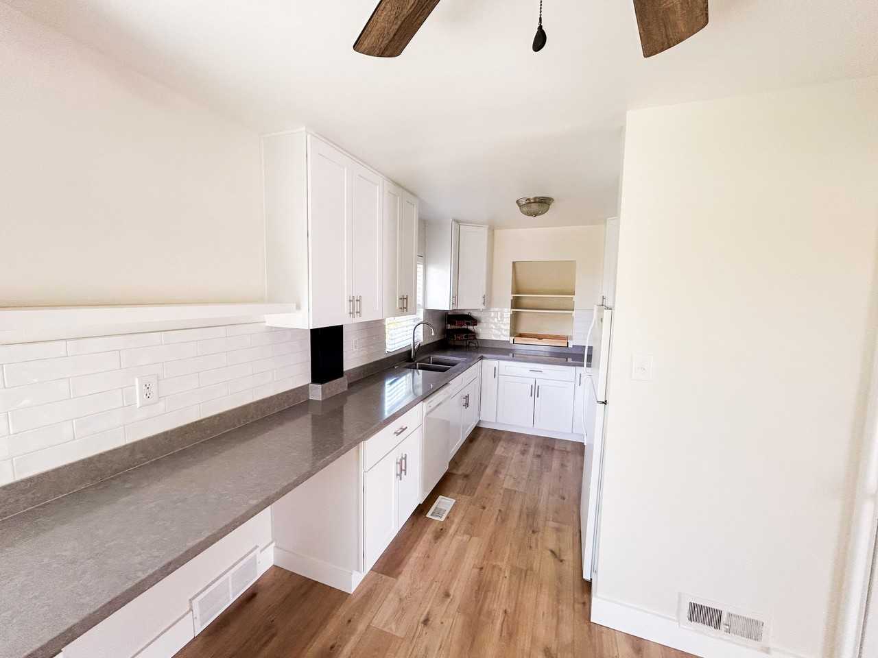 881 E Kensington Ave #A - Photo 5 of 20
