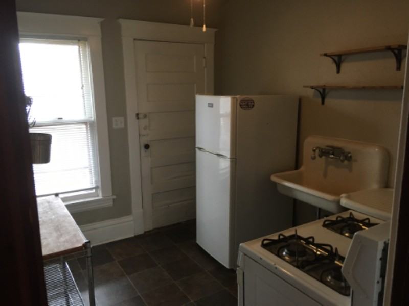 3237 Grand Ave S - Photo 5 of 8