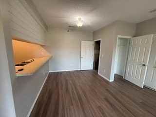 1320 Se Florence Dr #12 - Photo 4 of 17