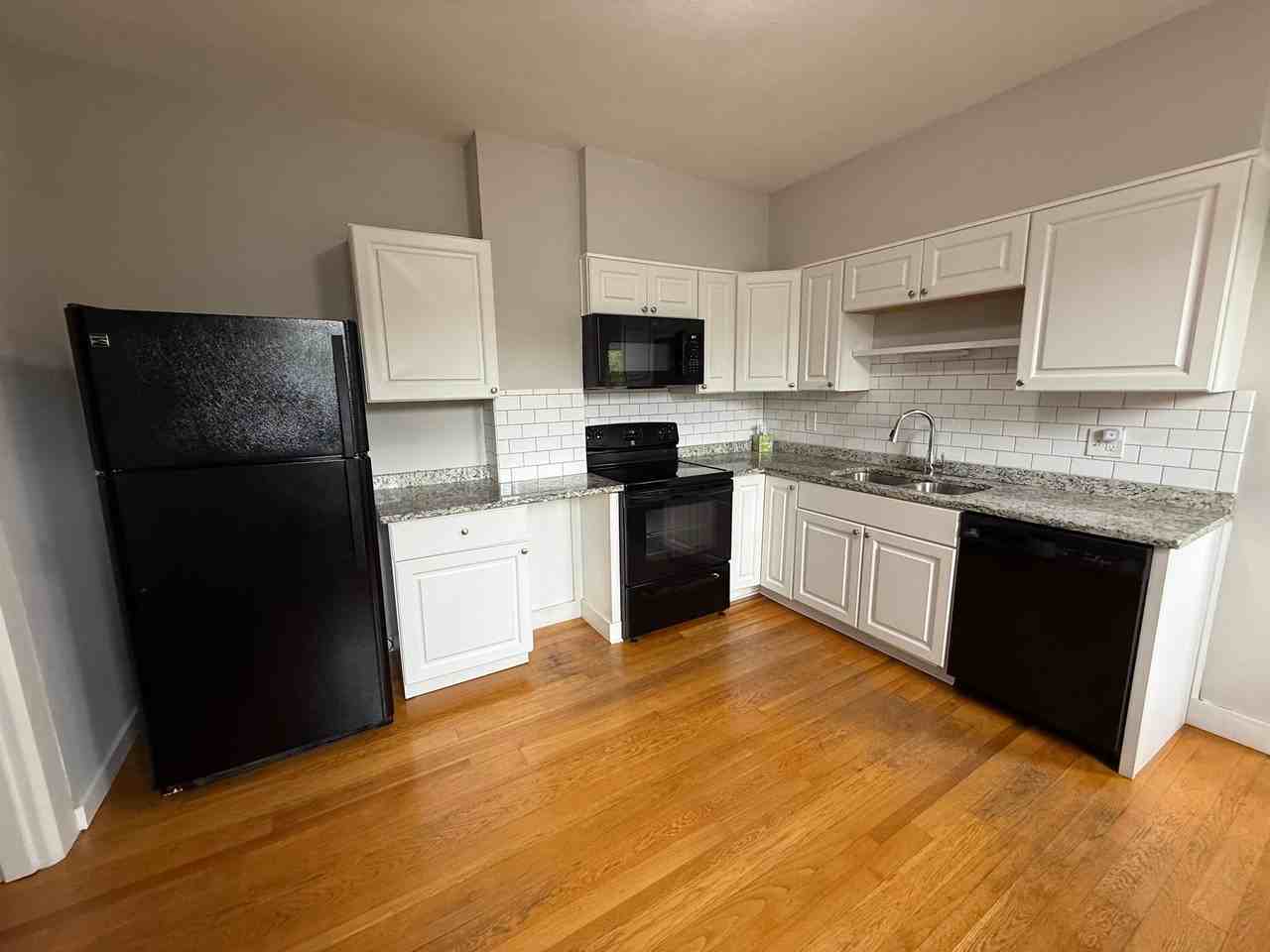 19 Center St - Photo 6 of 20