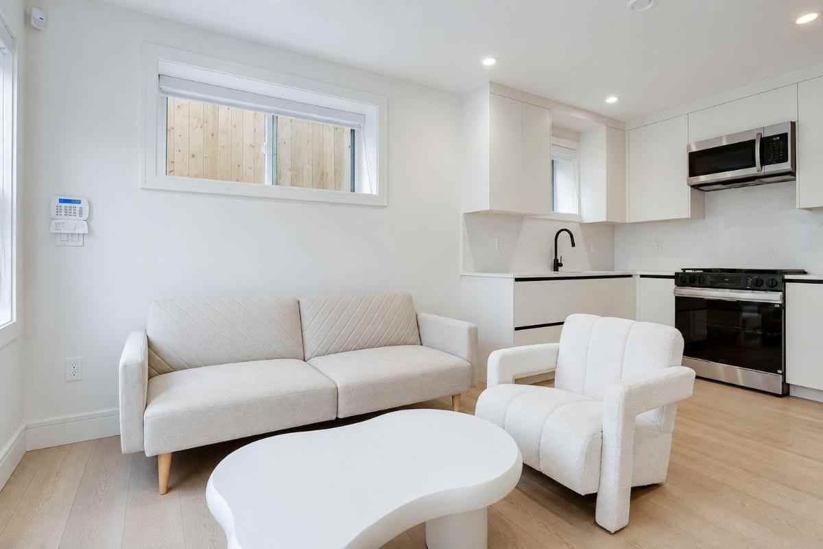 7382 Maple Street - Photo 4 of 16