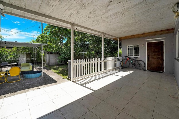 1169 Sw 23rd Ave #2B - Photo 6 of 13