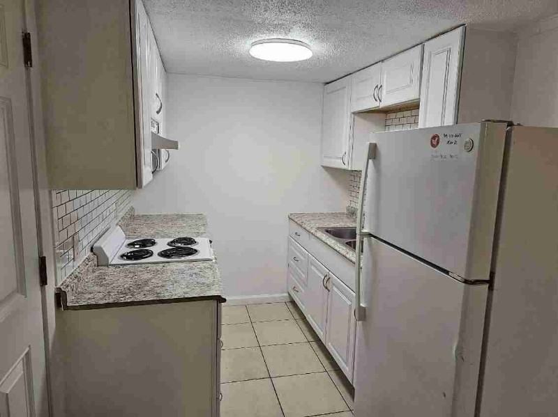 240 Kraft Ave #B1-2 - Photo 2 of 14