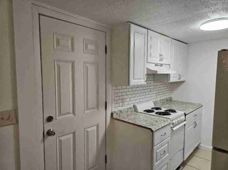 240 Kraft Ave #B1-2 - Photo 3 of 14