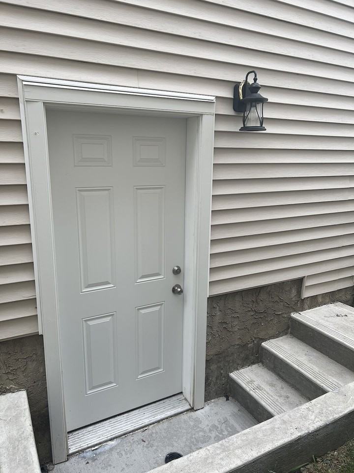 239 Millbank Dr Sw - Photo 2 of 8