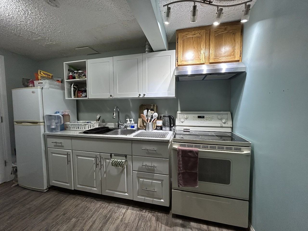 239 Millbank Dr Sw - Photo 4 of 8