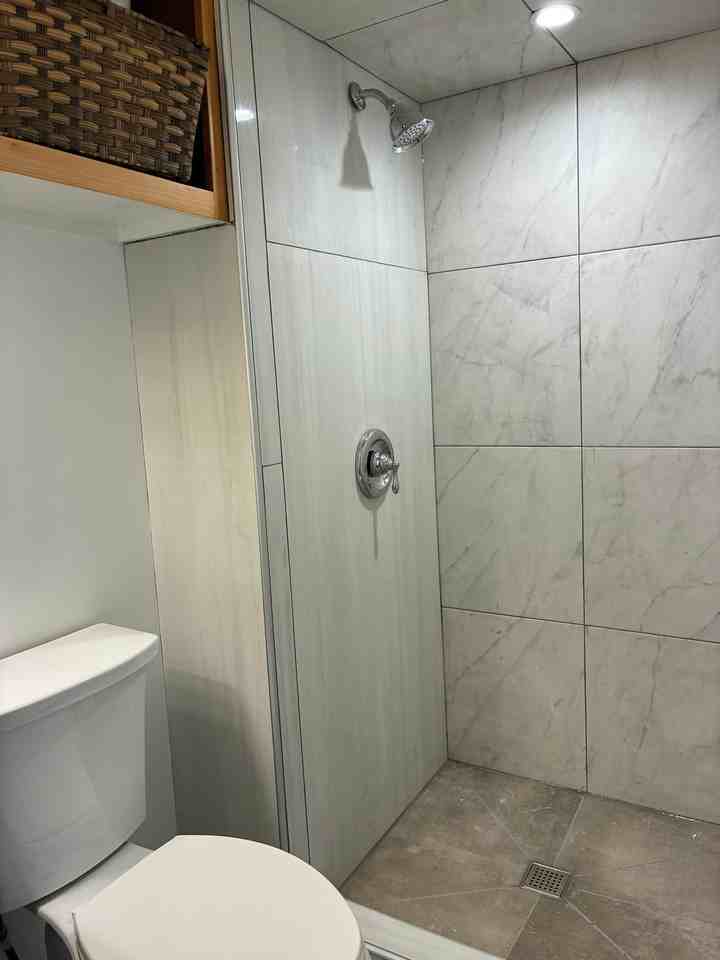 824 Linbard Ln - Photo 3 of 20
