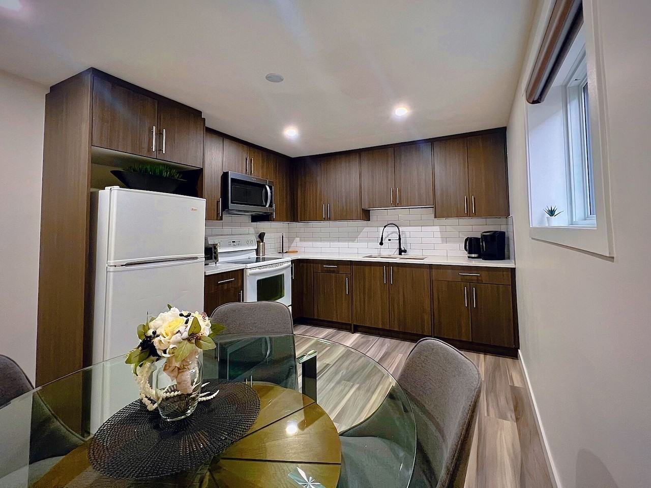 1723 25 Ave Sw - Photo 3 of 10
