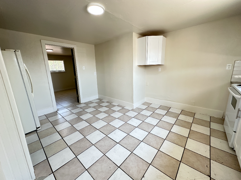 1203 2nd St #A - Photo 6 of 15
