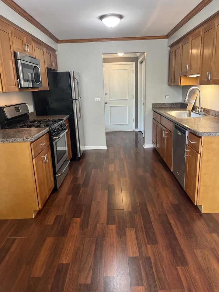 1327 E Prairie Ave #NA - Photo 2 of 6
