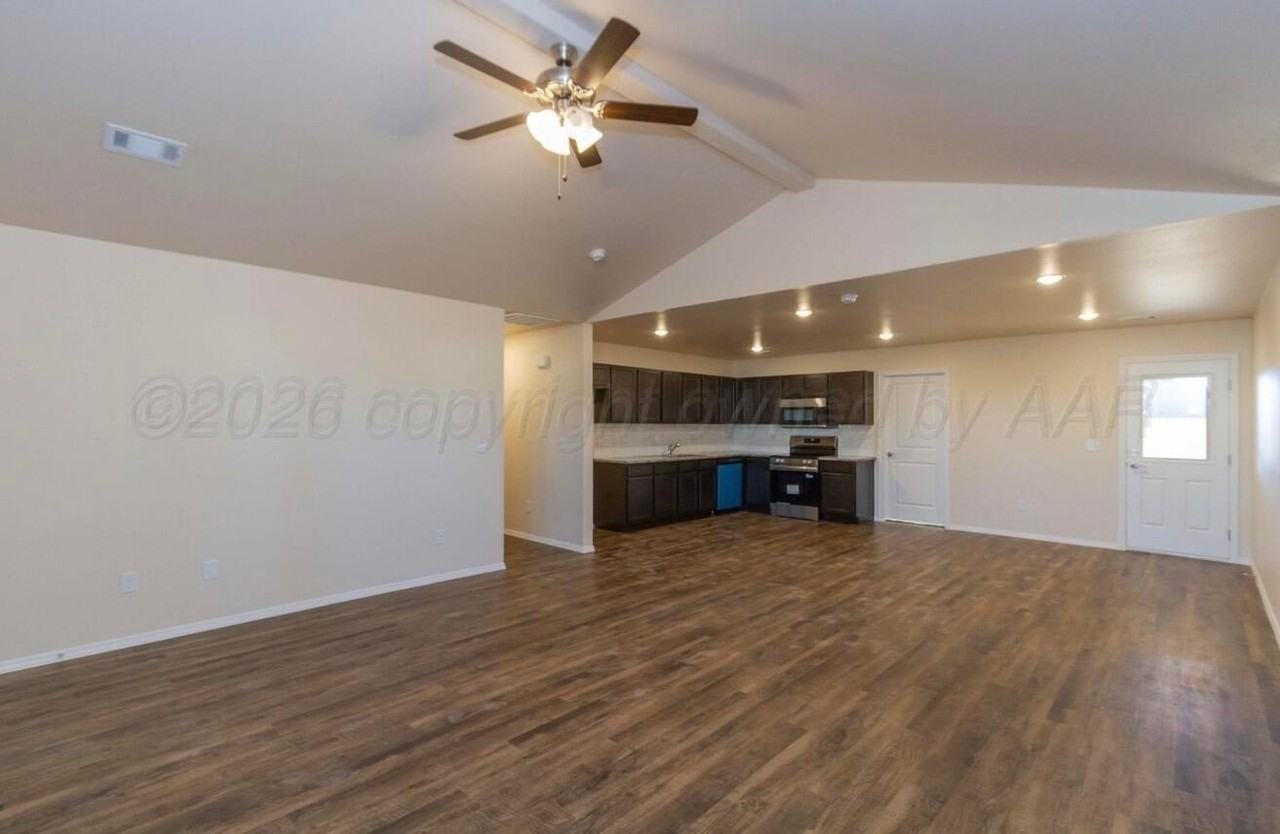 4301 Sunset St - Photo 4 of 17